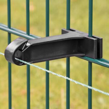 Predsadený plotový izolátor na elektrický ohradník pre rozstupy 3 - 7 cm