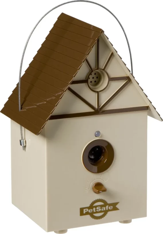PetSafe® protištekacia budka – zavesenie na strom